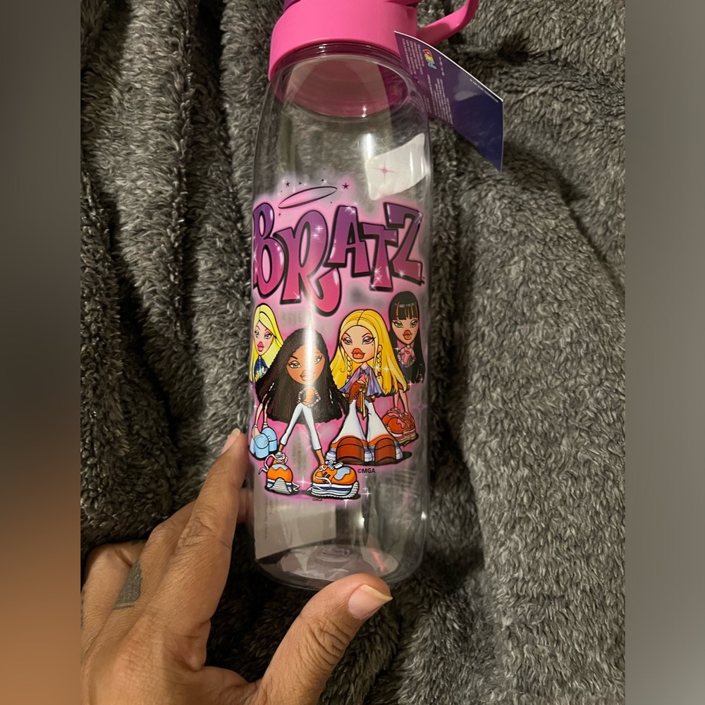 Bratz‎ 28 oz water bottle